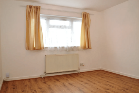 4 bedroom terraced house to rent, GREENFORD, UB6