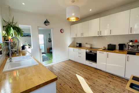 4 bedroom semi-detached house for sale, Gurnard, Isle Of Wight