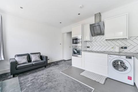 2 bedroom flat to rent, Church Lane, Tooting, London, SW17