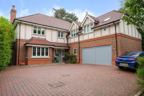 5 bedroom house to rent, Waterhouse Lane, Kingswood