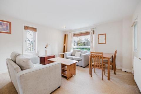 2 bedroom duplex to rent, 0346L Abbeyhill Crescent, Edinburgh, EH8 8DZ