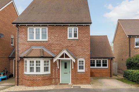 3 bedroom detached house for sale, Crown Close, Pewsey