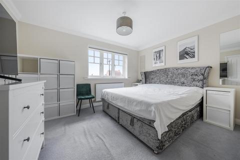 11 Crown Close, Pewsey, SN9 5FD