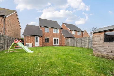 11 Crown Close, Pewsey, SN9 5FD