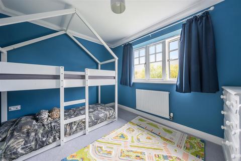 11 Crown Close, Pewsey, SN9 5FD