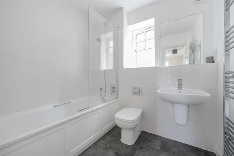 11 Crown Close, Pewsey, SN9 5FD