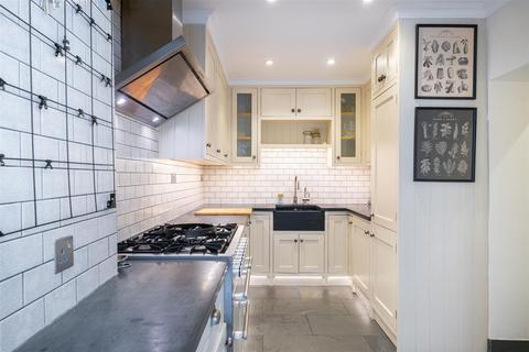 Flat 1, Oakfield Mansions, 6 - 10 Oakfield Grove, Bristol, BS8 2BN
