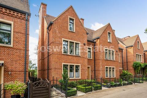 4 Wildernesse Close, Edgware, HA8 9GP