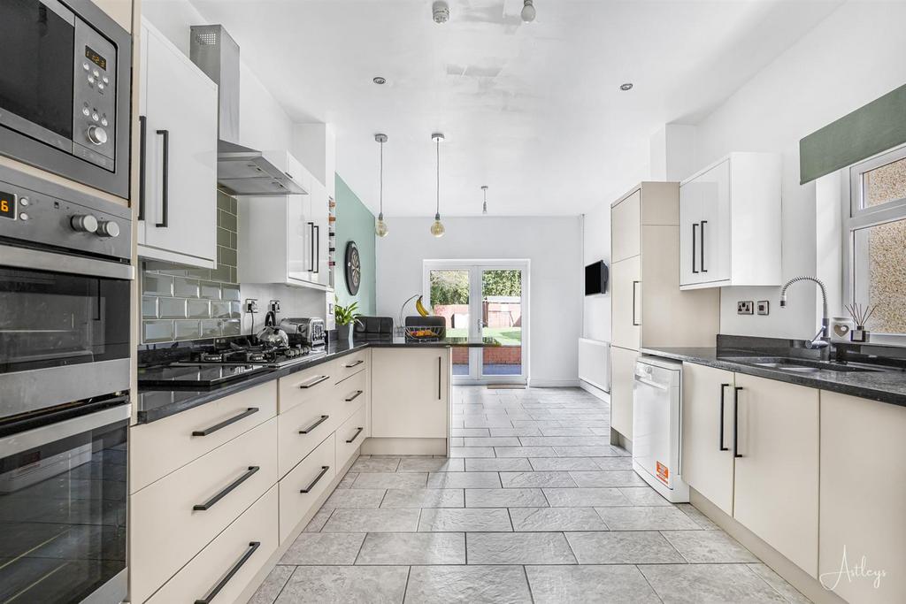 Kitchen/Breakfast Room