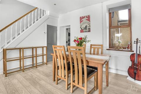 353 Heol Las Close, Birchgrove, Swansea, SA7 9DP