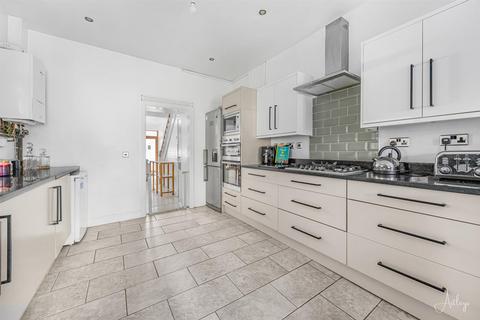 353 Heol Las Close, Birchgrove, Swansea, SA7 9DP