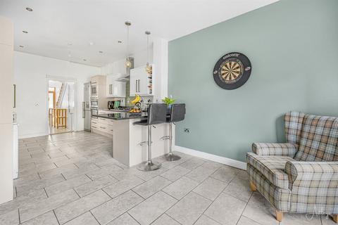 353 Heol Las Close, Birchgrove, Swansea, SA7 9DP