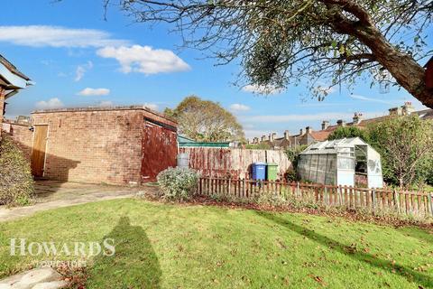 2 bedroom detached bungalow for sale, Witney Green, Pakefield