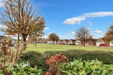 2 bedroom detached bungalow for sale, Witney Green, Pakefield