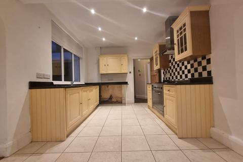 3 bedroom detached house to rent, Whitehall Road, Pedmore, Stourbridge, DY8