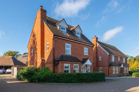 4 bedroom detached house for sale, Thomas Waters Way, Horley