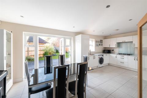 4 bedroom detached house for sale, Thomas Waters Way, Horley