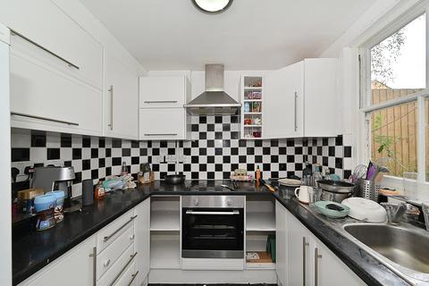 16a Campbell Road, London, E3 4DT