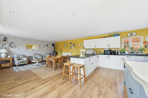 undefined, North End, North Lincolnshire DN19