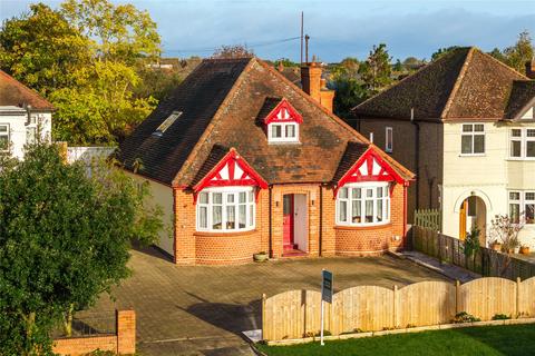 4 bedroom bungalow for sale, Wolverton Road, Newport Pagnell, Buckinghamshire, MK16