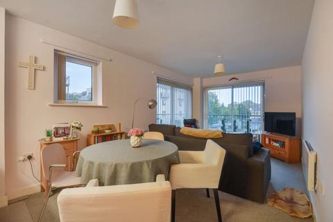 1 bedroom apartment for sale, at Cherrywood Lodge, Oakwood Close, London SE13