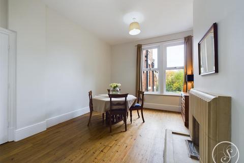6 Avenue Hill, Leeds, LS8 4EY