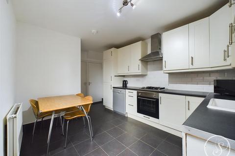 6 Avenue Hill, Leeds, LS8 4EY