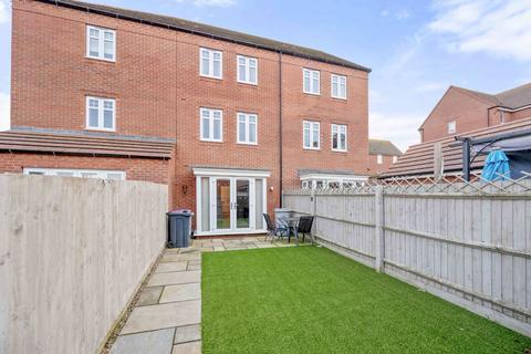 3 bedroom terraced house for sale, Beaumaris Way, Grantham NG31