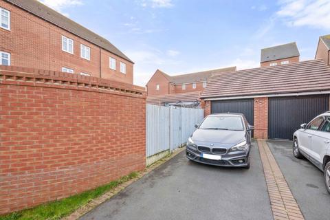 3 bedroom terraced house for sale, Beaumaris Way, Grantham NG31