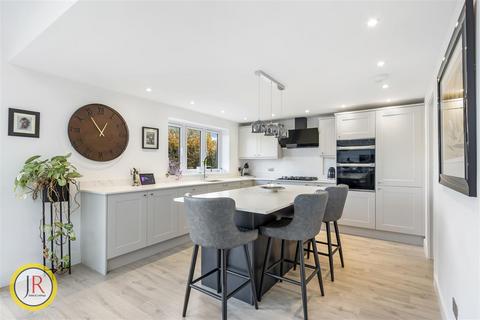 4 bedroom detached house for sale, Homewood Avenue, Cuffley