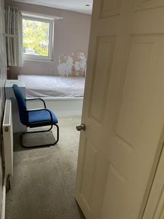 1 bedroom in a house share to rent, Wallington SM6