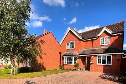 4 bedroom detached house for sale, Crump Way, Evesham