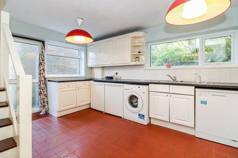 4 bedroom end of terrace house for sale, Eskdale Avenue, Chesham, Buckinghamshire, HP5