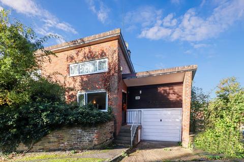 4 bedroom end of terrace house for sale, Eskdale Avenue, Chesham, Buckinghamshire, HP5