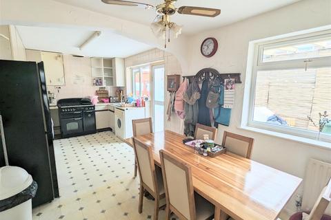 2 bedroom detached bungalow for sale, Robin Crescent, Melton Mowbray