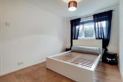 2 bedroom flat to rent, Cygnet Close, London, NW10 8TP