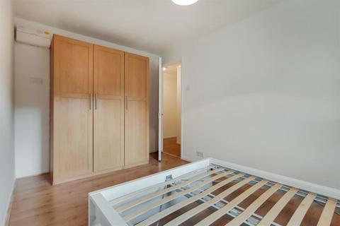 2 bedroom flat to rent, Cygnet Close, London, NW10 8TP