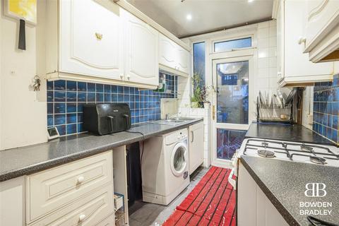 3 bedroom house for sale, Huxley Drive, Romford, RM6