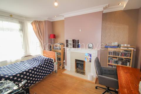 3 bedroom terraced house for sale, Highfield Road Luton LU4 8AZ