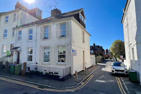 4 bedroom end of terrace house for sale, East Cliff, Folkestone