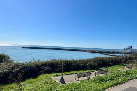 4 bedroom end of terrace house for sale, East Cliff, Folkestone