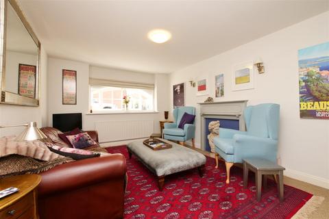 3 bedroom apartment for sale, Buckingham Court, Bishophill Senior