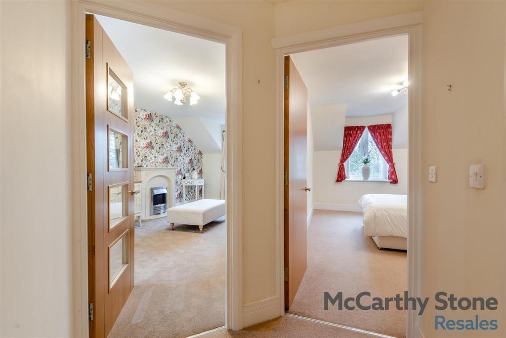 8671122-interior17.jpg