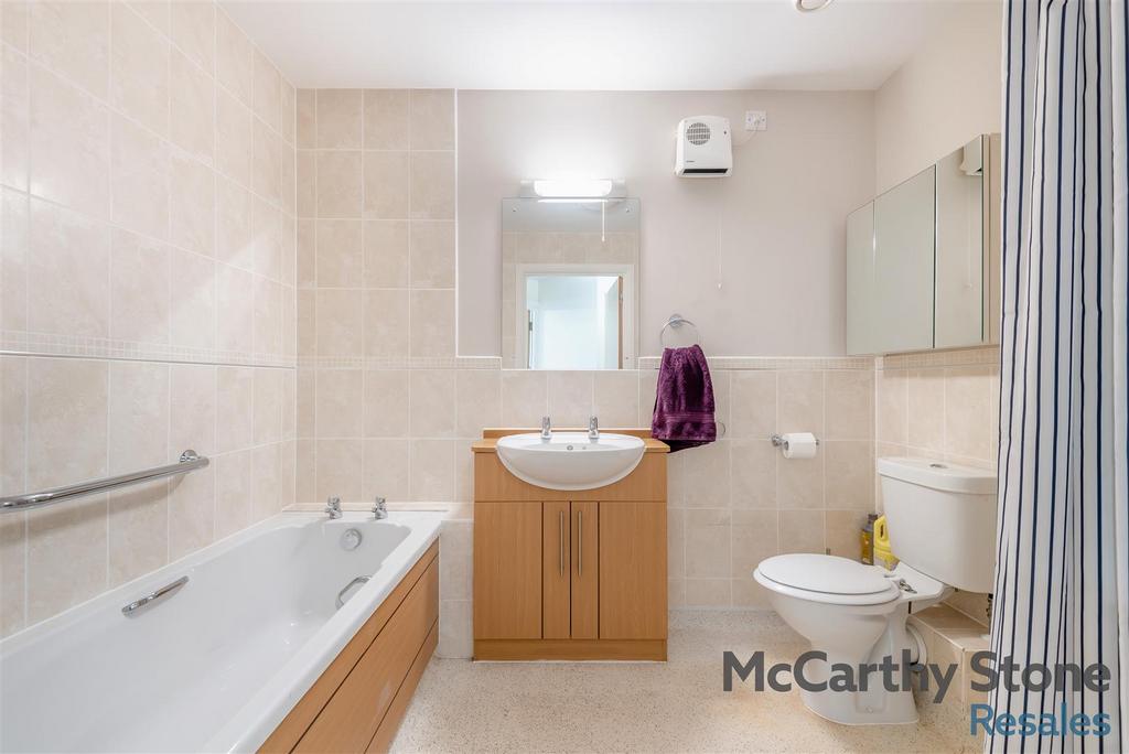 8671122-interior15.jpg