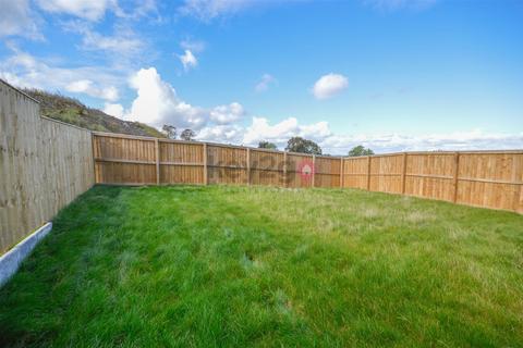 4 bedroom semi-detached house to rent, Stonecliffe Road, Sheffield