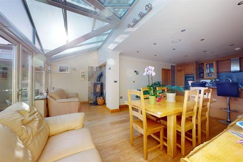 Lockburn House Eckweek Lane, Peasedown St John, Bath, BA2 8PH