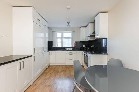 2 bedroom flat to rent, Queens Gate, South Kensington, London, SW7