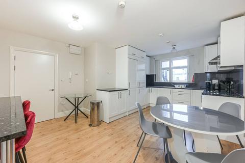 2 bedroom flat to rent, Queens Gate, South Kensington, London, SW7