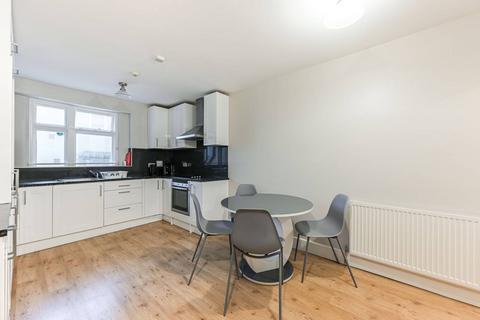 2 bedroom flat to rent, Queens Gate, South Kensington, London, SW7