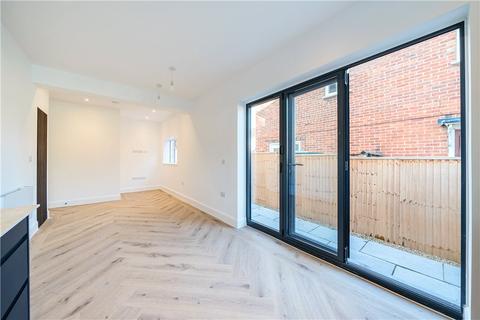 1 bedroom apartment for sale, Court Farm Road, London